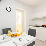 And Adriatic Apartamento