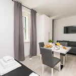 Apartamento And Adriatic *