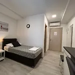 Apartamento And Adriatic *