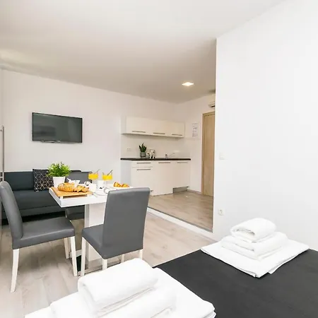 Apartment And Adriatic