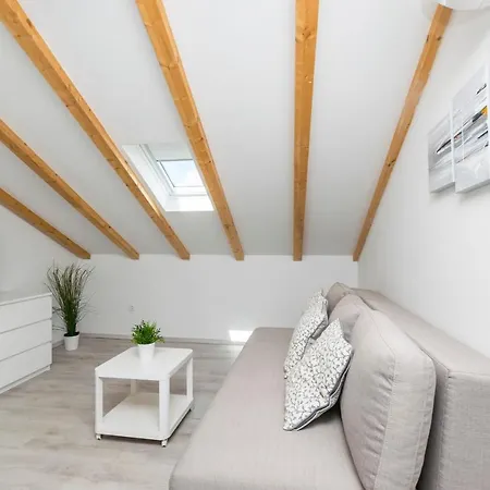 Apartamento And Adriatic *