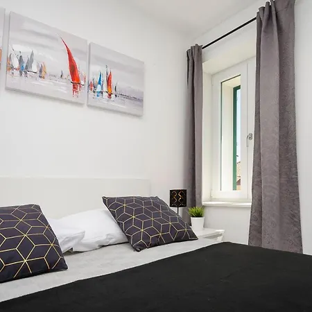 Apartment And Adriatic Sibenik