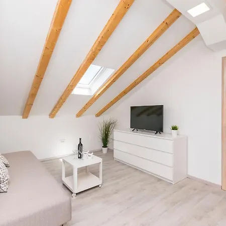 Apartament And Adriatic *