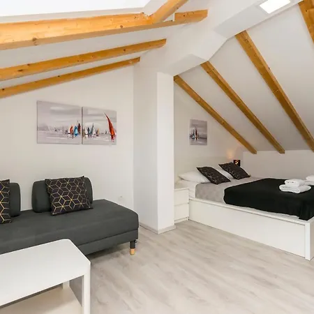 Apartamento And Adriatic *
