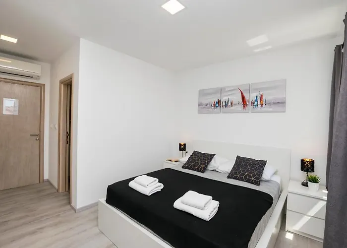 Apartment And Adriatic Sibenik